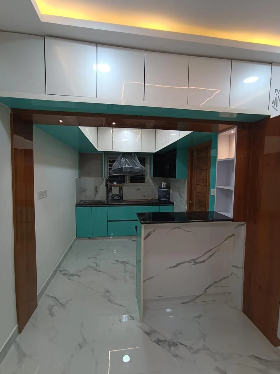 Kitchen · Entry & breakfast counter in a Space Crafts client home